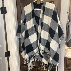 NWOT- Black and white checkered Shaw